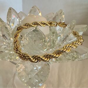 Elegant 18K Gold Twist Bracelet Size 7 NEW Unisex